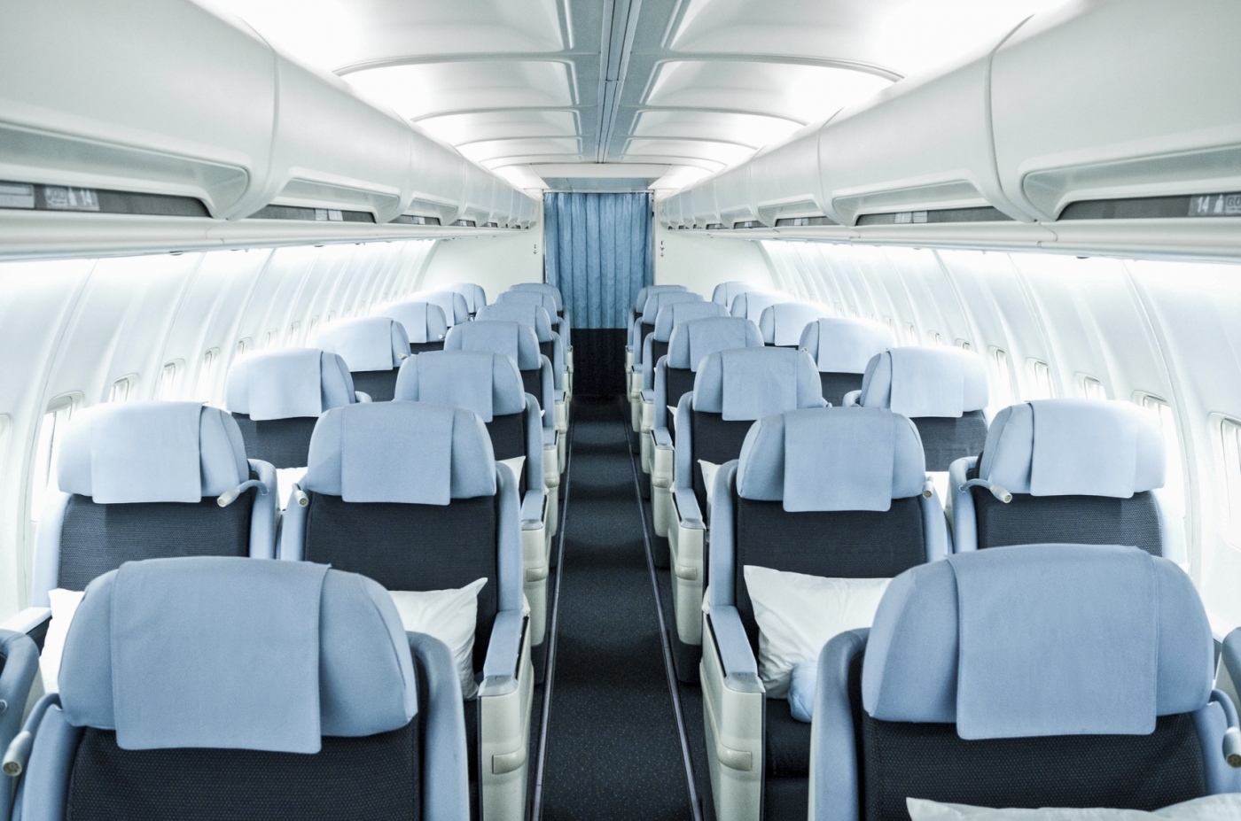 Review: La Compagnie – London (LTN) to New Jersey (EWR)